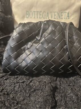 Bottega Veneta Black Intrecciato Woven Leather Messenger Bag